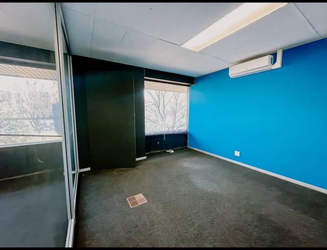 109M² OFFICE TO LET IN BEDFORDVIEW